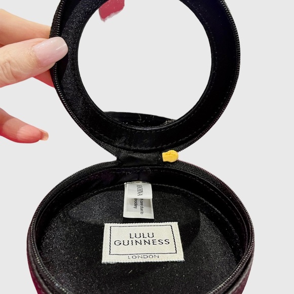 LULU GUINNESS Kiss and Make up black satin compact make up mirror. - Picture 4 of 5